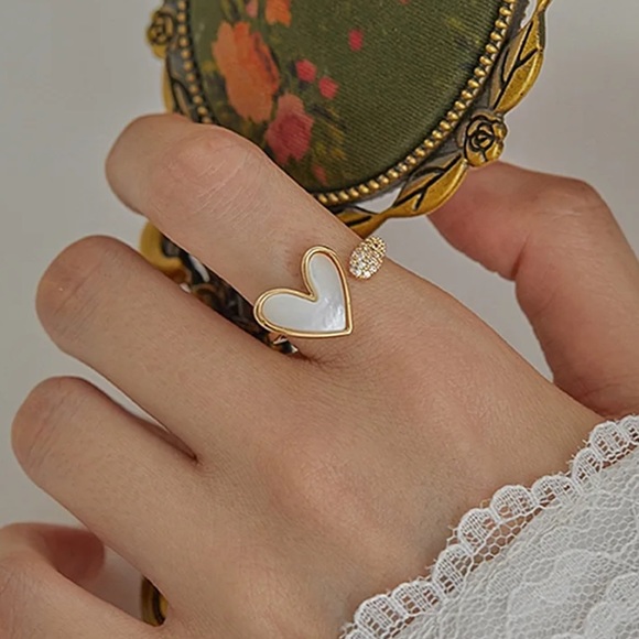 Anthropologie Jewelry - Mother of Pearl heart ring